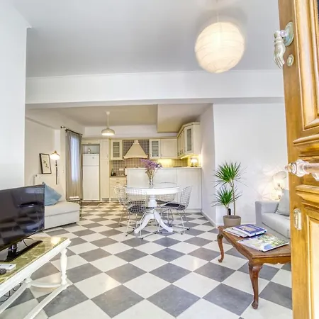 Stylish, Cozy 2-Bdr Flat In Andros Town By Explore Andros Exterior foto