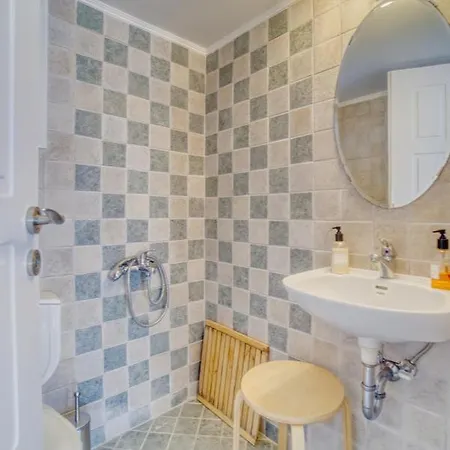 Stylish, Cozy 2-Bdr Flat In Andros Town By Explore Andros Exterior foto