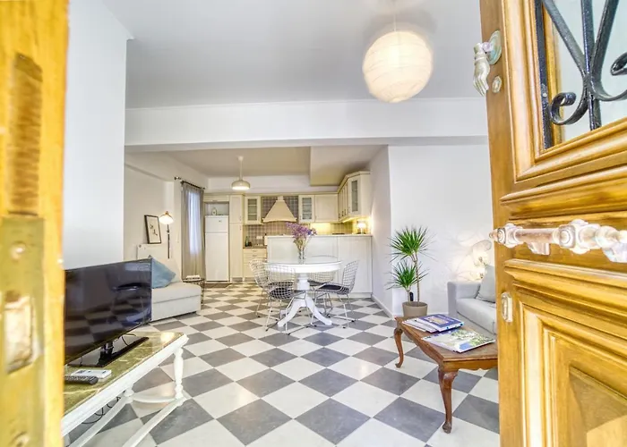 Stylish, Cozy 2-Bdr Flat In Andros Town By Explore Andros