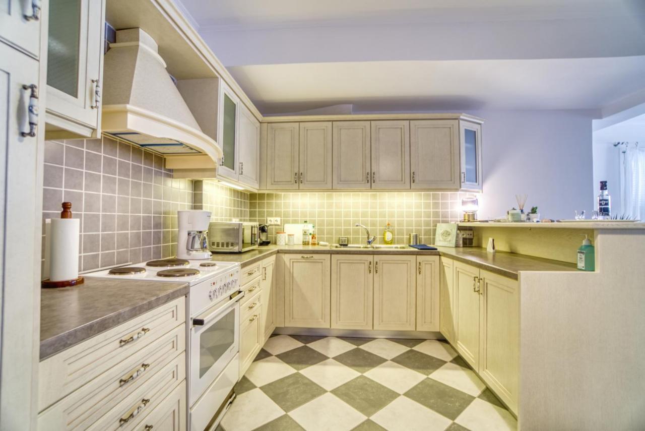 Stylish, Cozy 2-bdr Flat In By Explore Apartment *